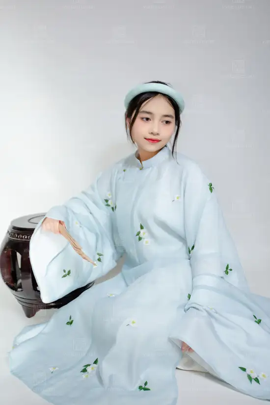 A4: Tơ Xanh Trời Thêu Hoa