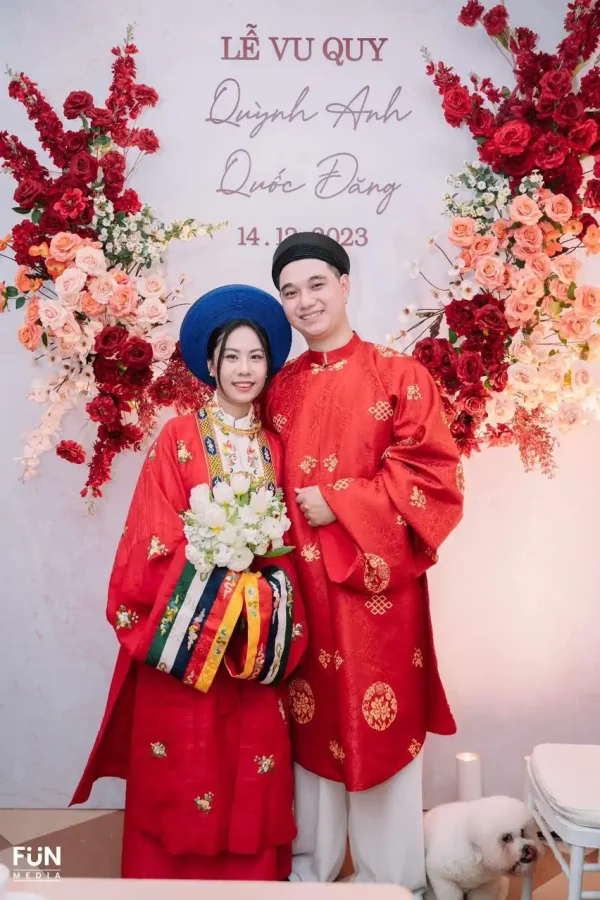 GT15: Gấm đỏ hoa văn vàng ổ tròn 27x1