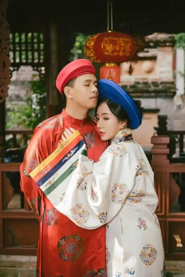 GC13: Tafta Đỏ Đô Ổ Tròn