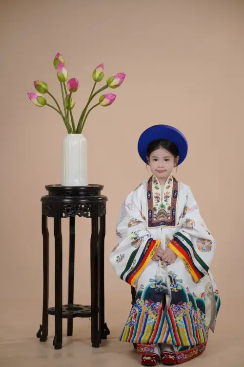 NE7: Nhật Bình Công Chúa Trắng 16, 18