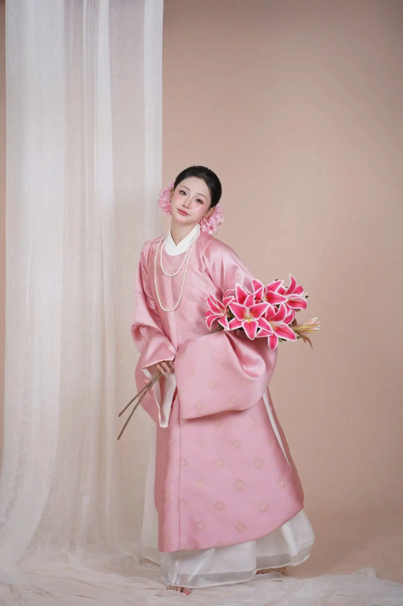 C5: Viên Lĩnh Dệt Hoa Màu Hồng, GL Lót Trắng, Thường Xước Kim Trắng 2 Lớp Phồng