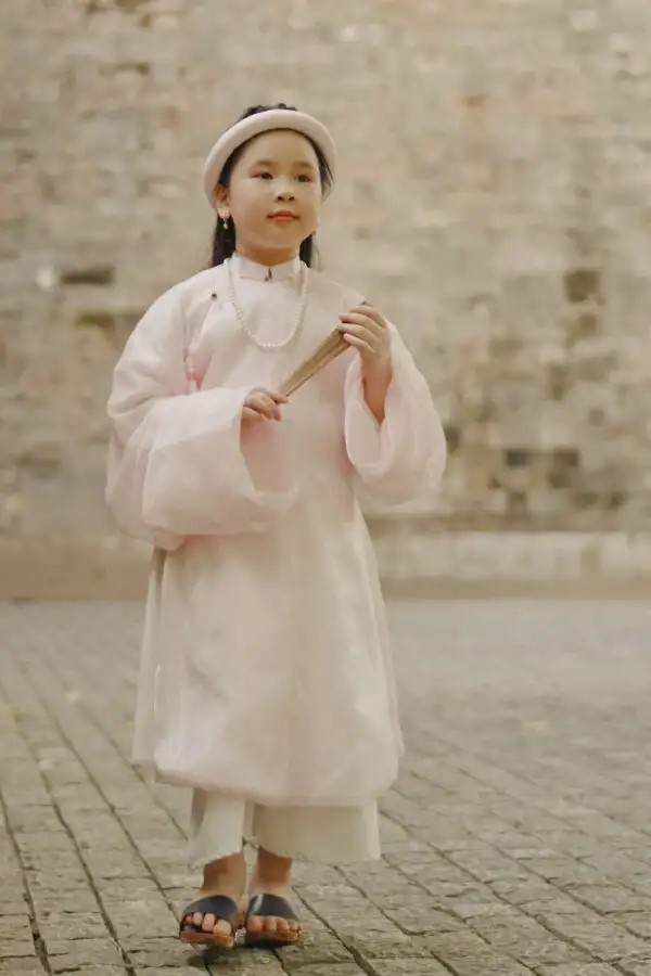 AE1: Xước Kim Hồng Phấn Lót Trắng